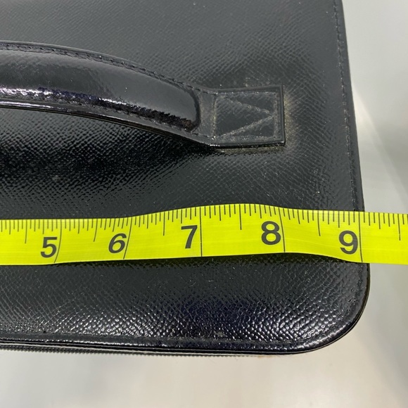 Victoria’s Secret Black Runway Patch City Getaway Glam Bag Makeup Train Case - Picture 9 of 9